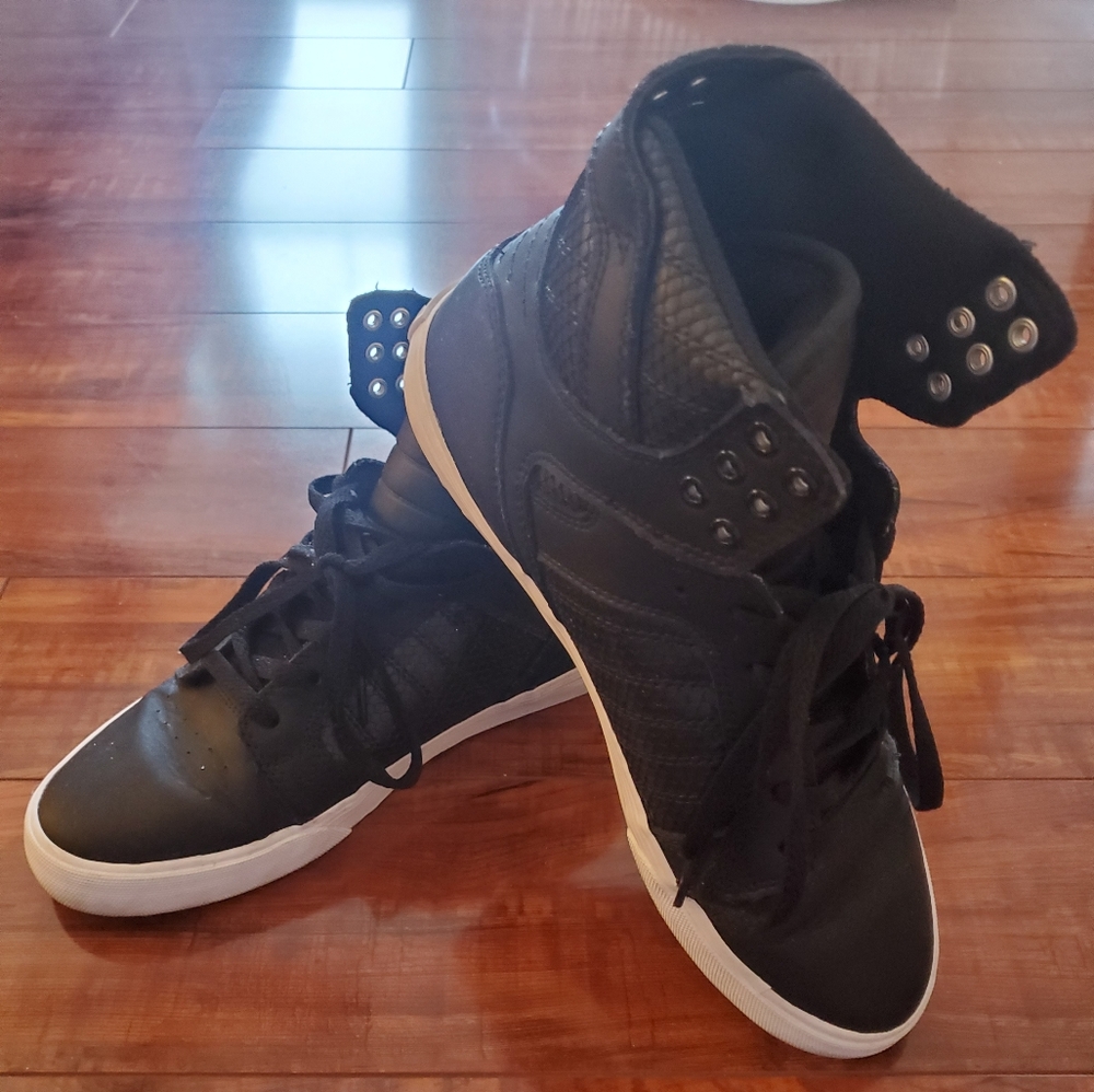 Black Supra High top sneakers